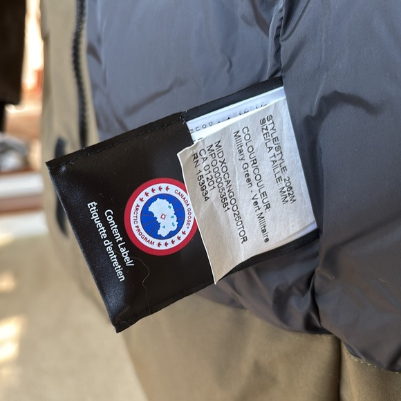 Canada Goose NWT Men’s Langford Heritage Parka Size M In Military Green w Fur - Picture 8 of 10